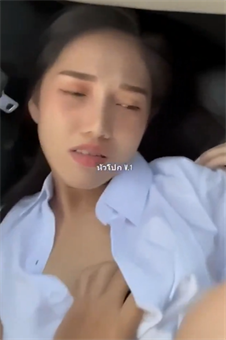 viral abg thailand makan lemper abang dalem mobil